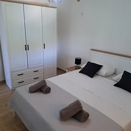 Robinson House Soline Vakantiehuis