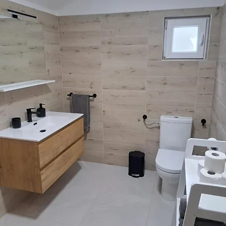 Vakantiehuis Robinson House Soline Tisno