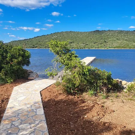 Robinson House Soline 別荘 ティスノ