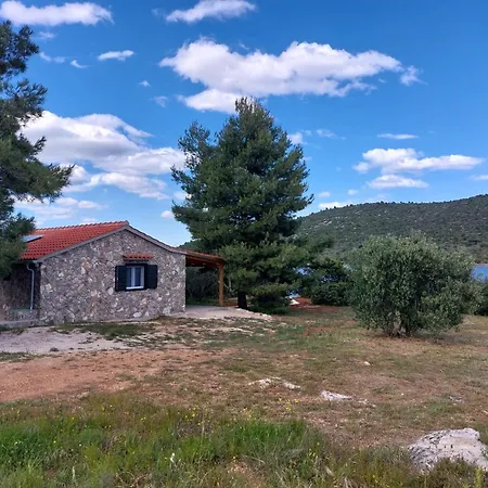 Holiday home Robinson House Soline Tisno