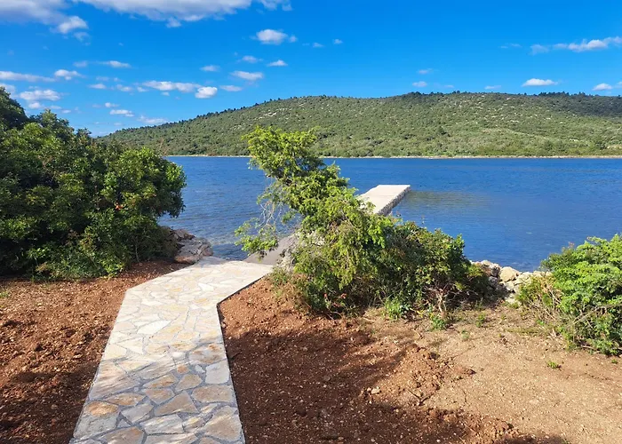 Robinson House Soline 別荘 ティスノ